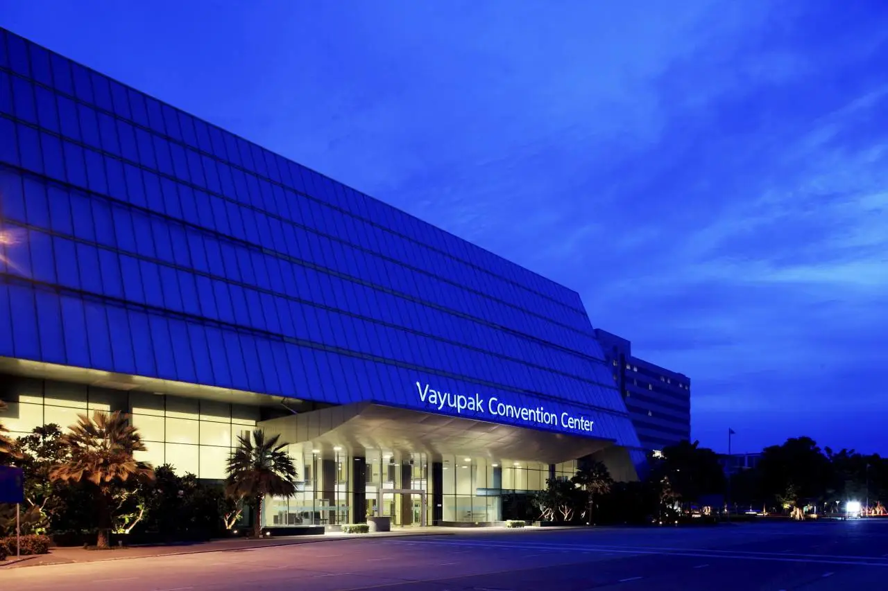 Centara Life Government Complex Hotel & Convention Centre 2