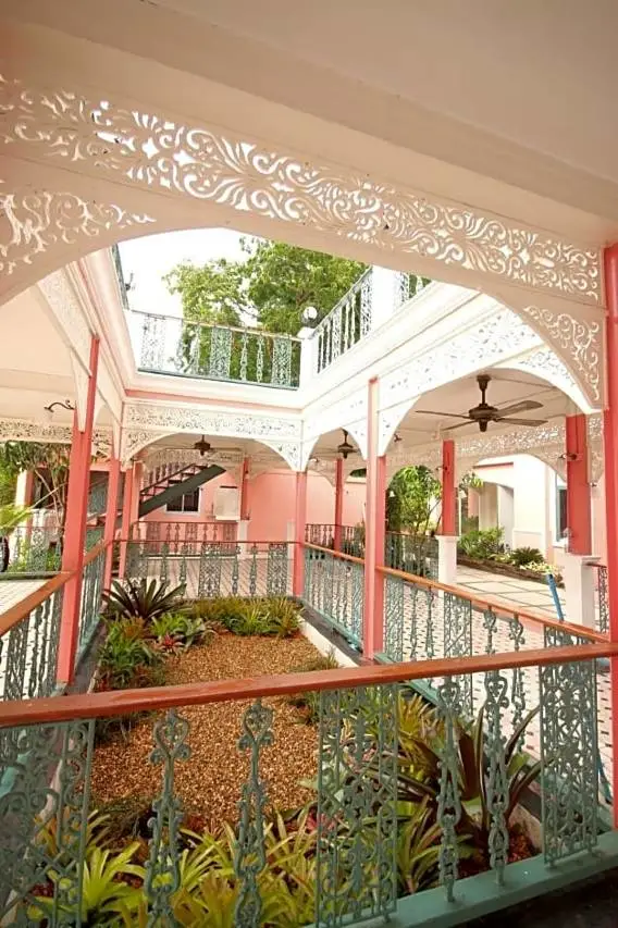 Hiranyakul House Riverside 2