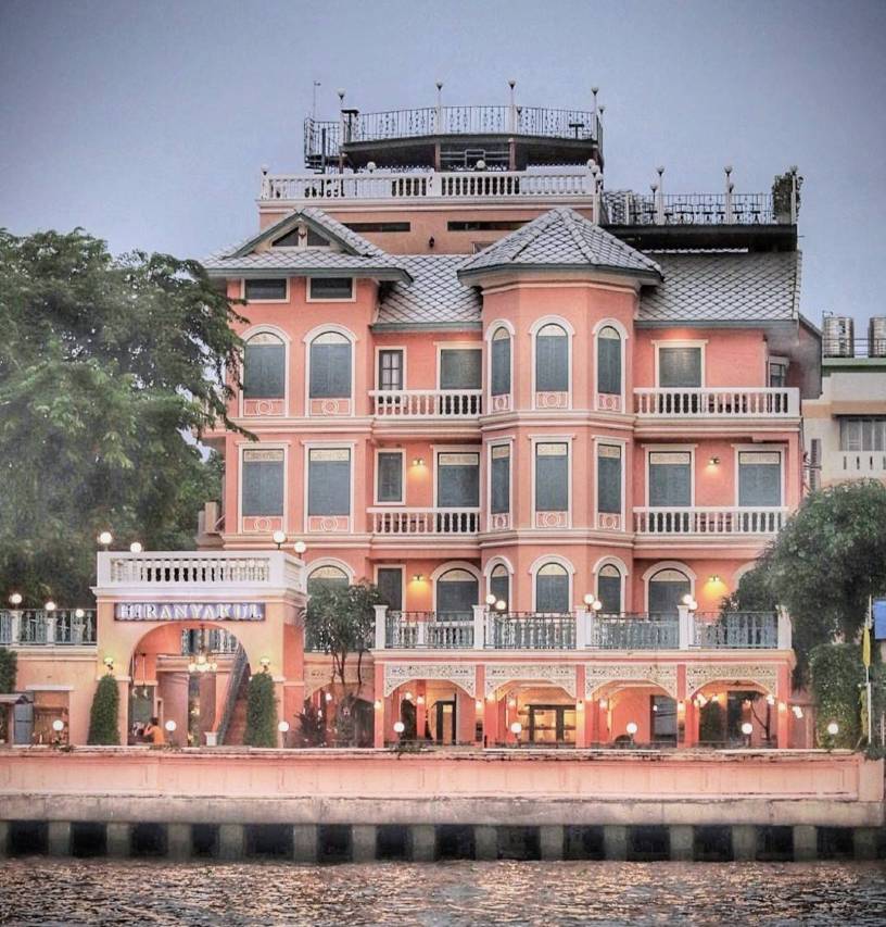 Hiranyakul House Riverside 1