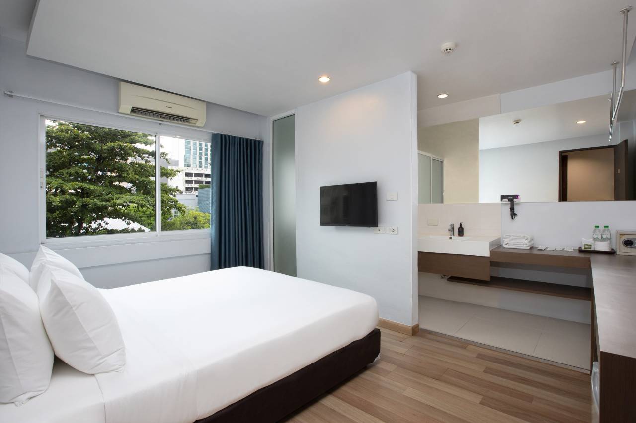 Nantra Silom 1