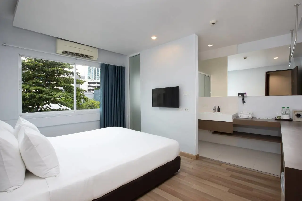 Nantra Silom 1