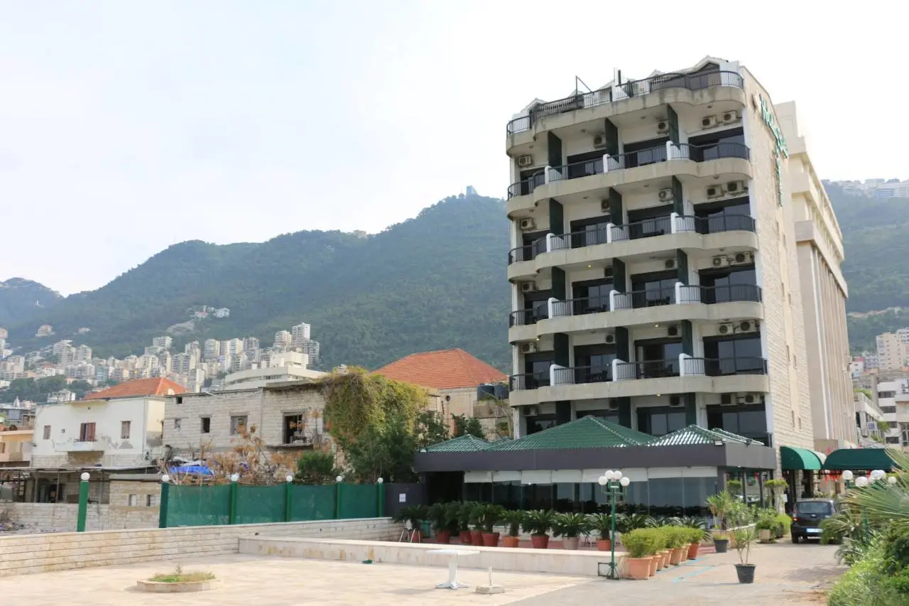 假日套房酒店及海滩度假村 1