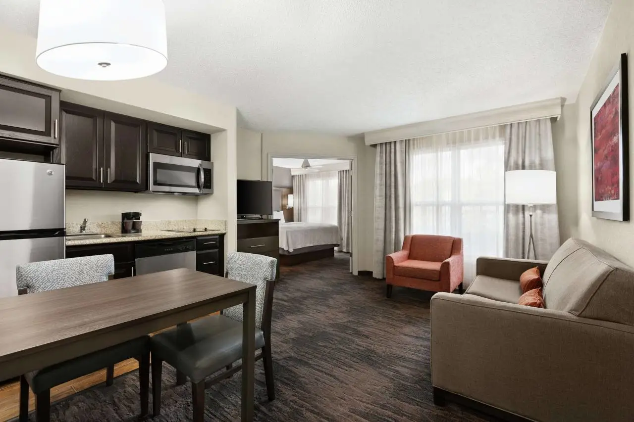 Addison Suites Hotel 3