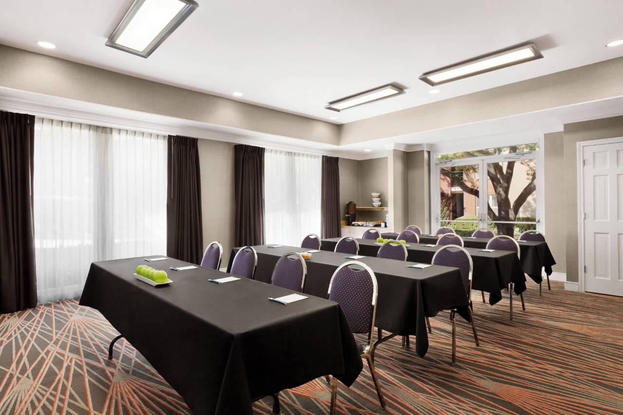 Addison Suites Hotel 6