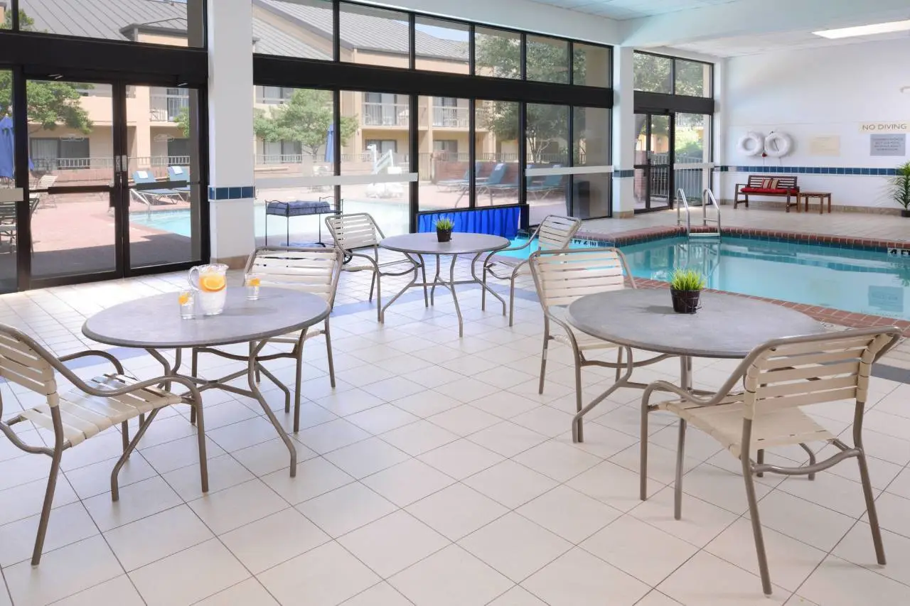 Courtyard Dallas Las Colinas 4