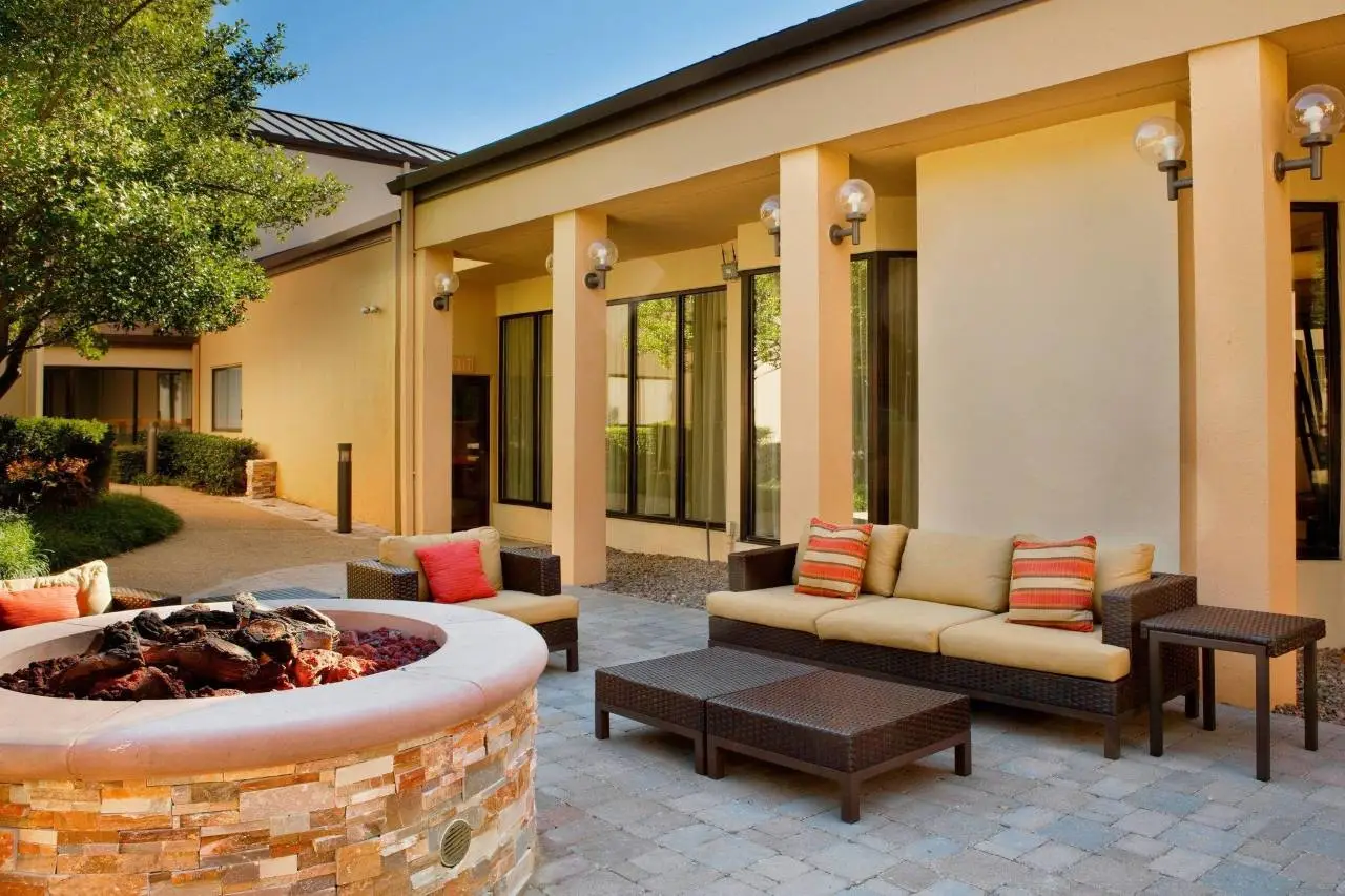 Courtyard Dallas Las Colinas 6