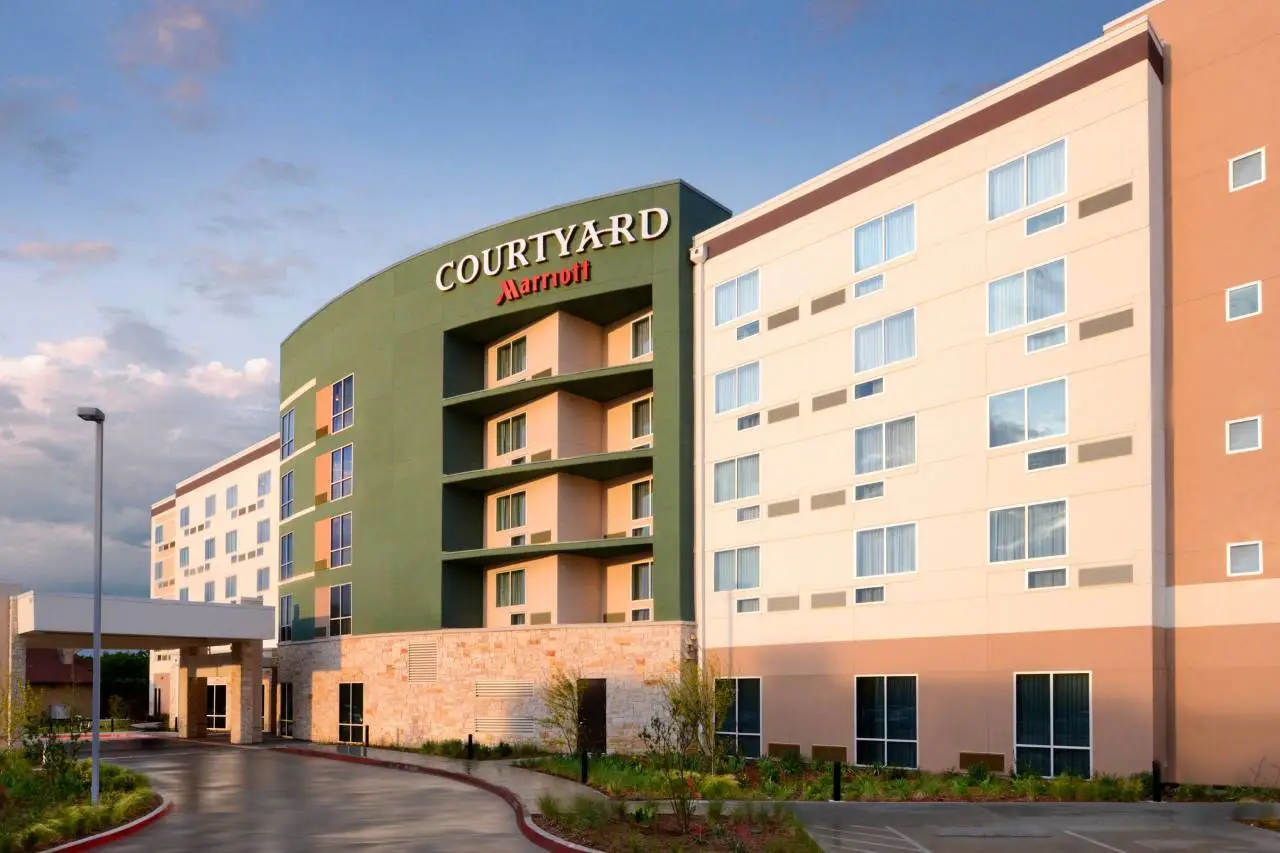 Courtyard Dallas Plano/The Colony 2