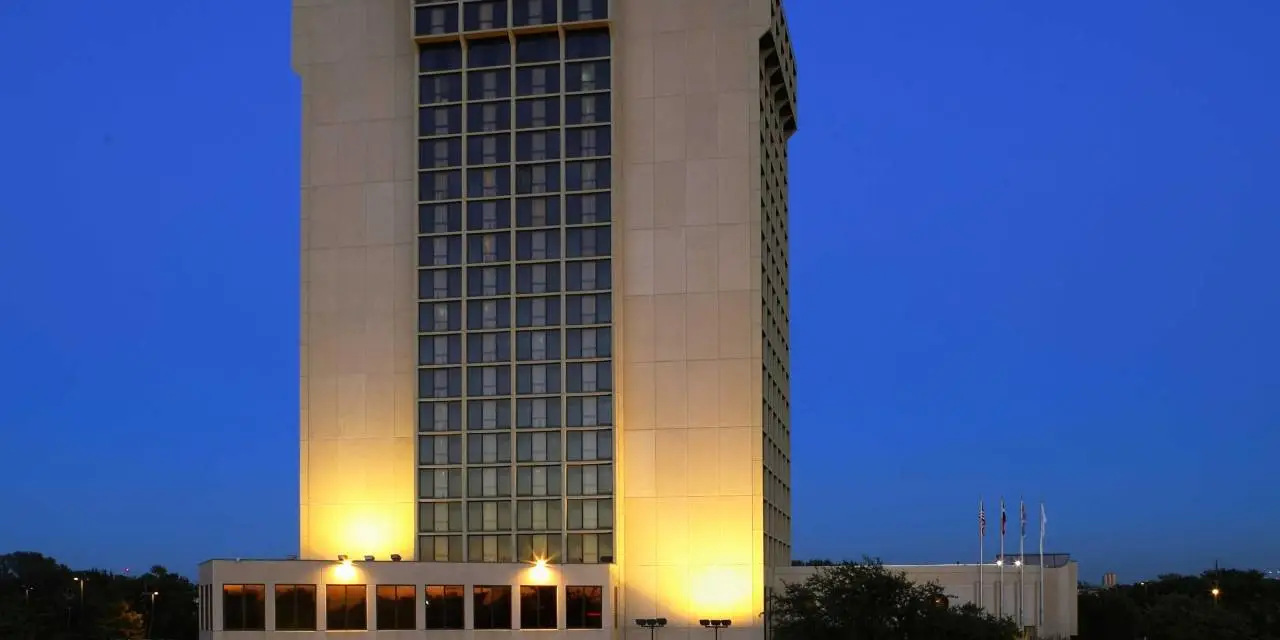 Crowne Plaza DALLAS MARKET CTR - LOVE FIELD by IHG 2
