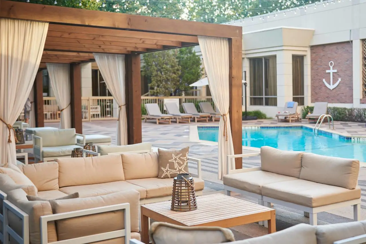 DoubleTree by Hilton Dallas - Market Center 5