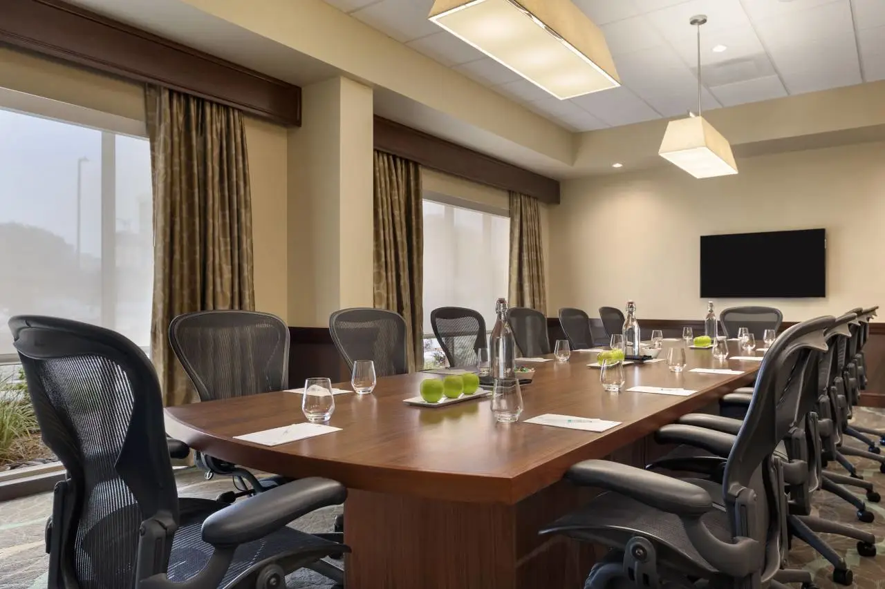 Embassy Suites by Hilton Dallas Market Center 6