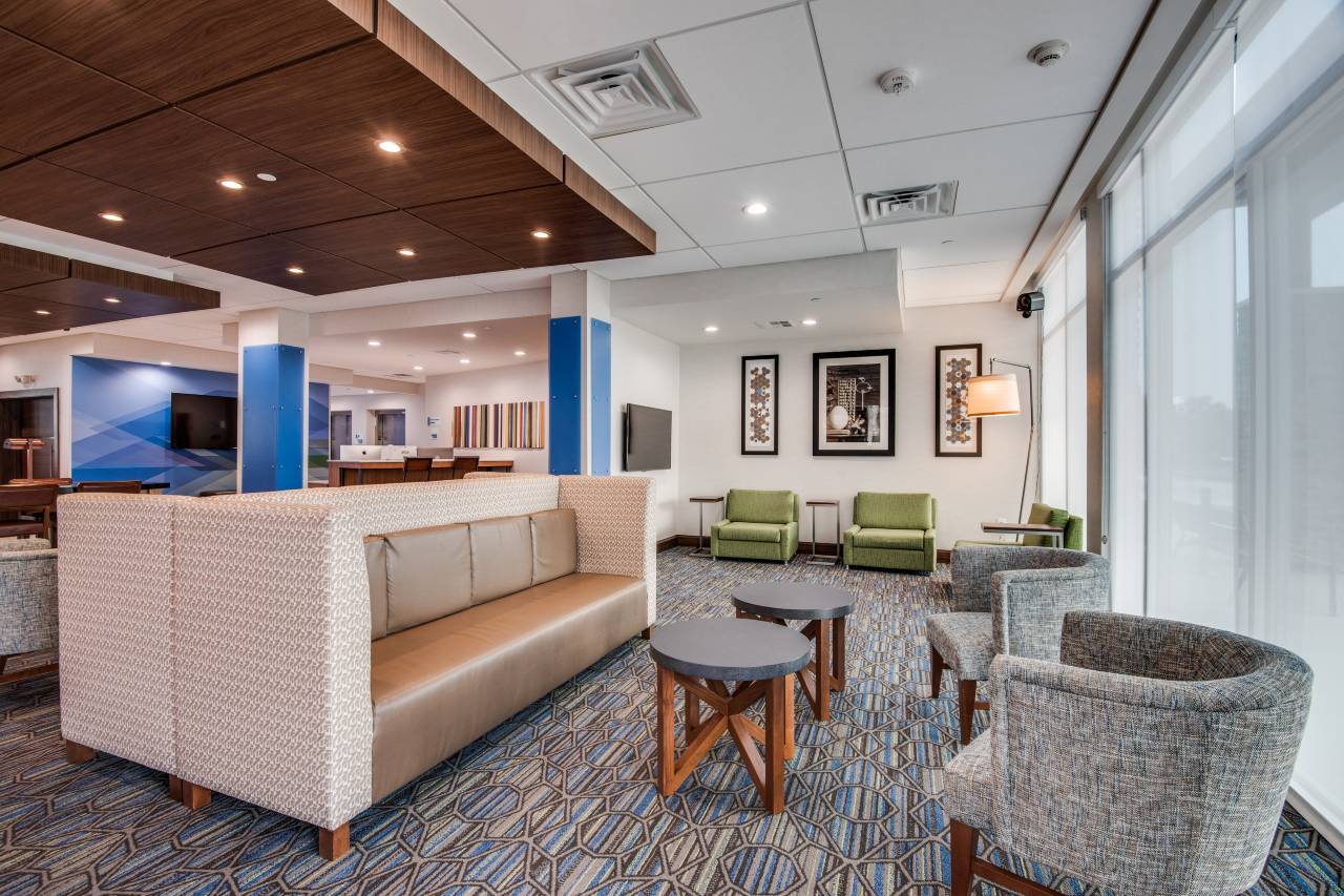 Holiday Inn Express & Suites DALLAS NORTH - ADDISON by IHG 6