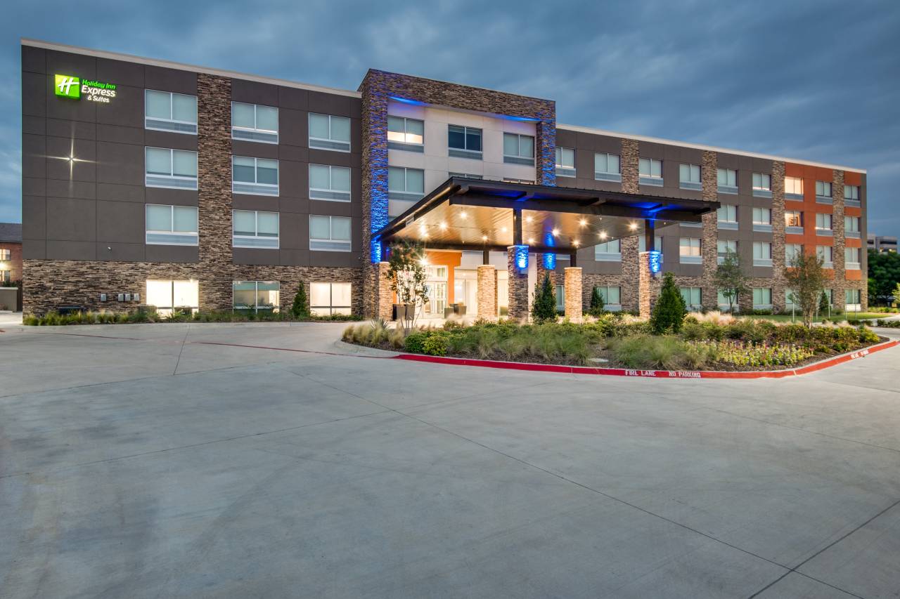 Holiday Inn Express & Suites DALLAS NORTH - ADDISON by IHG 2