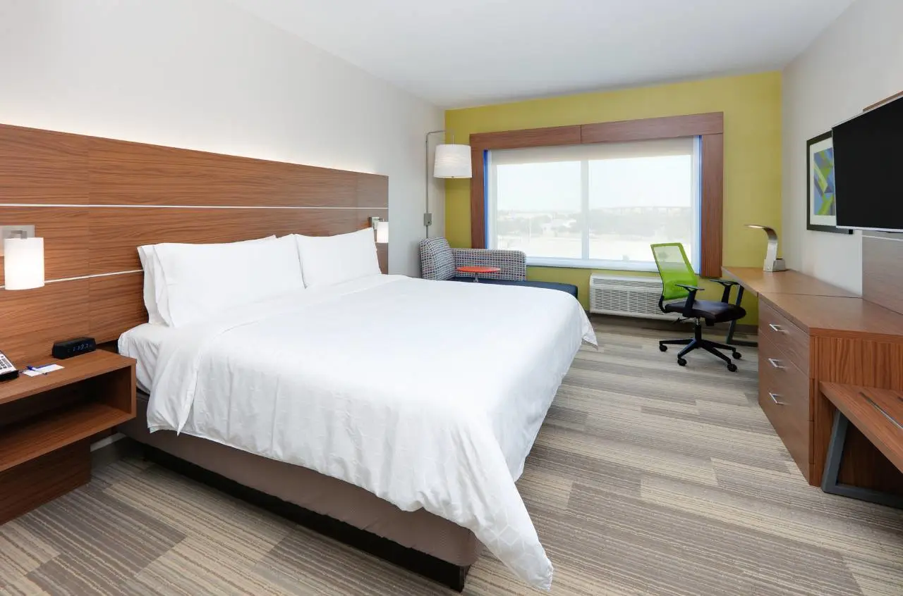 Holiday Inn Express & Suites Dallas NW Hwy - Love Field 3