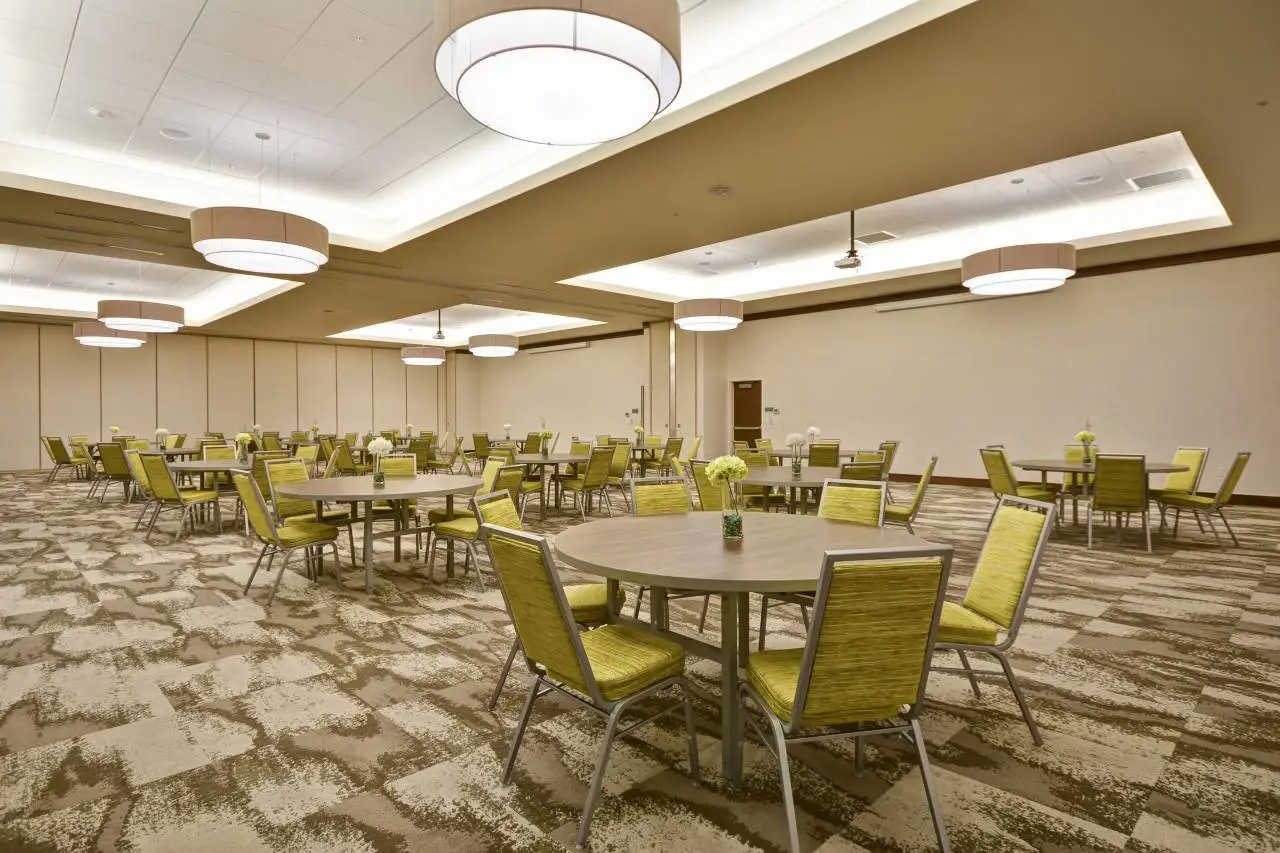 Home2 Suites by Hilton Dallas Downtown at Baylor Scott & White 4