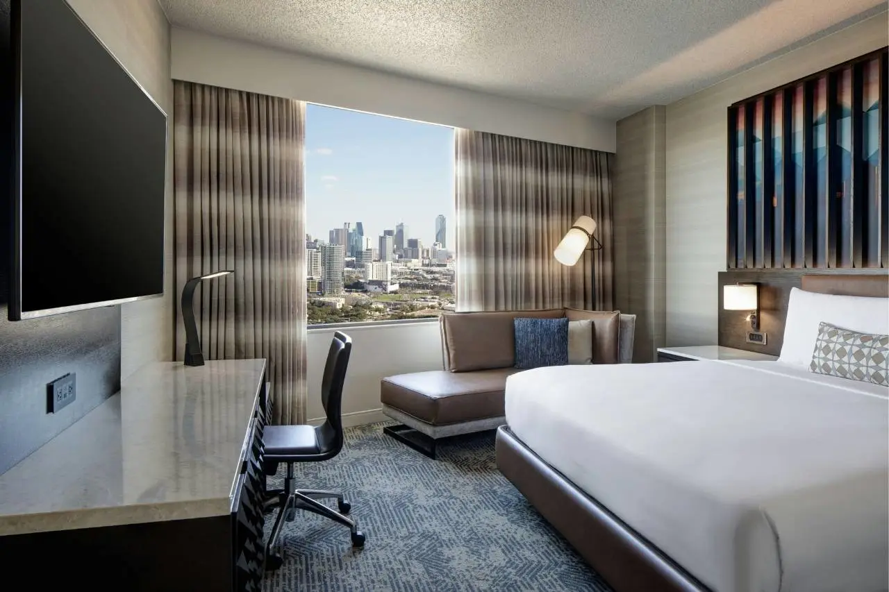 Renaissance Dallas Hotel 3