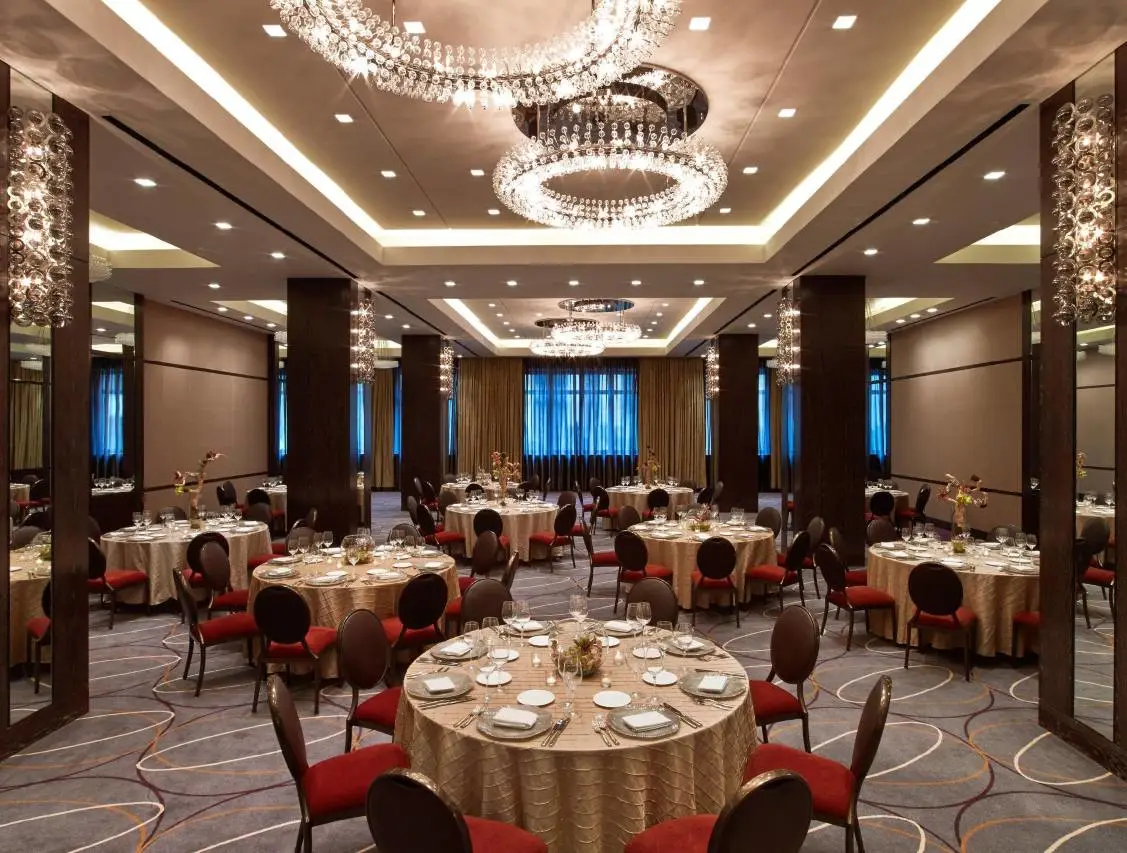 The Joule Dallas 6