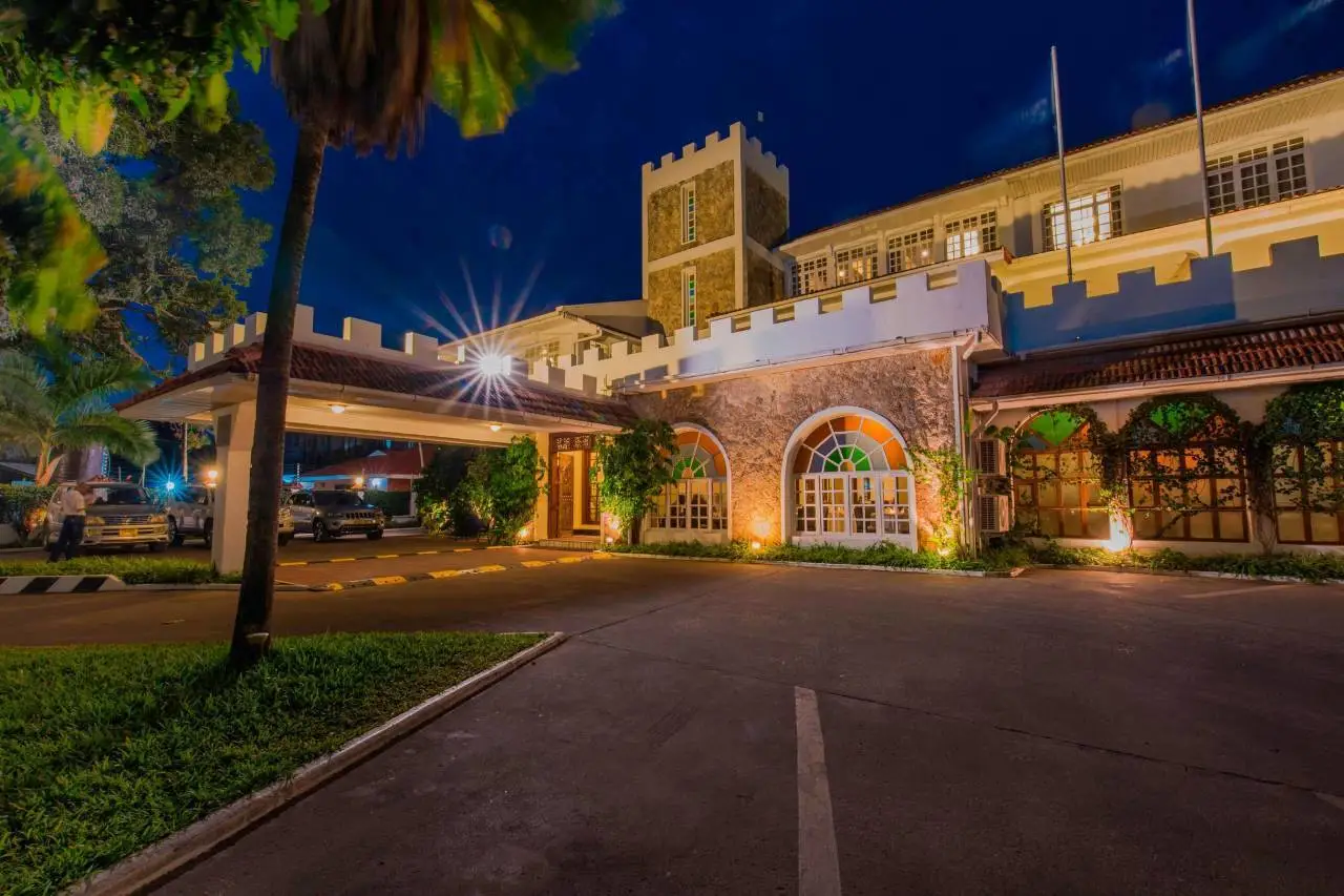 Protea Hotel Dar es Salaam Courtyard 1