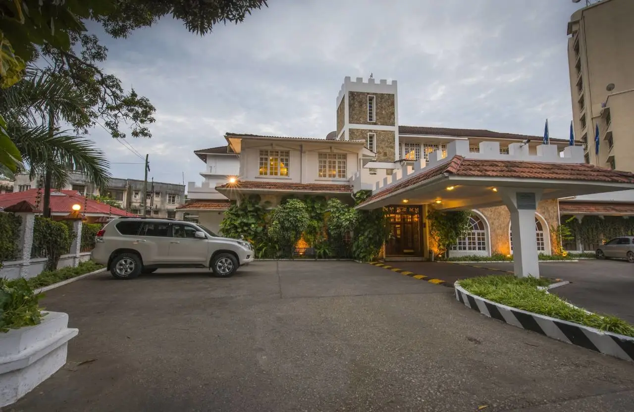 Protea Hotel Dar es Salaam Courtyard 2