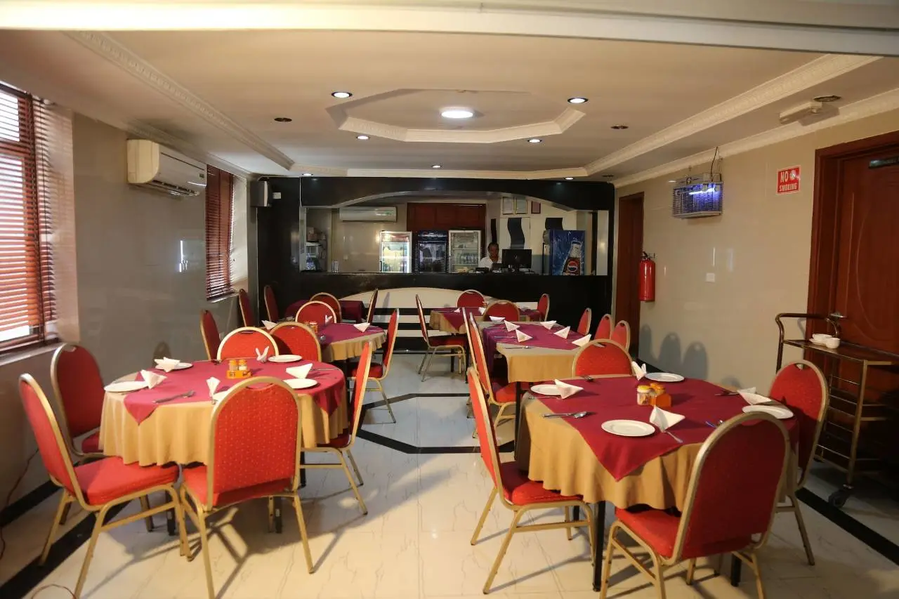 Rainbow Hotel 4