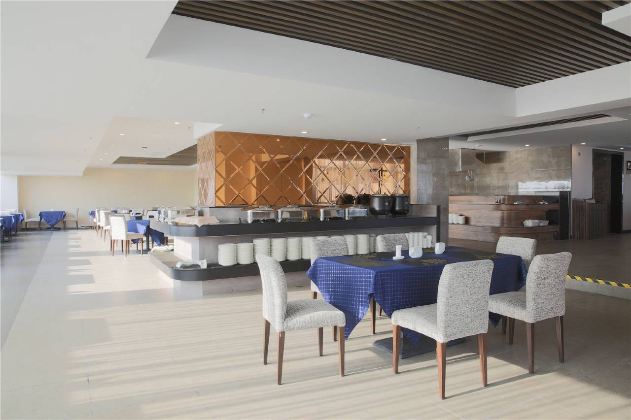 Baolong International Hotel (Foshan China Ceramics Expo City Store) 4