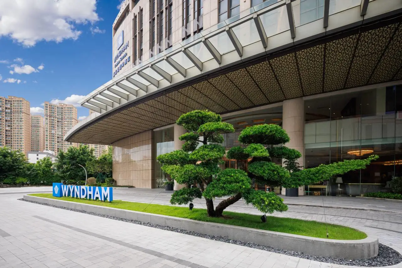 Foshan Shunde Sunlon Wyndham Hotel (Guangzhou South Railway Station Jinlong Subway Station Store) 2