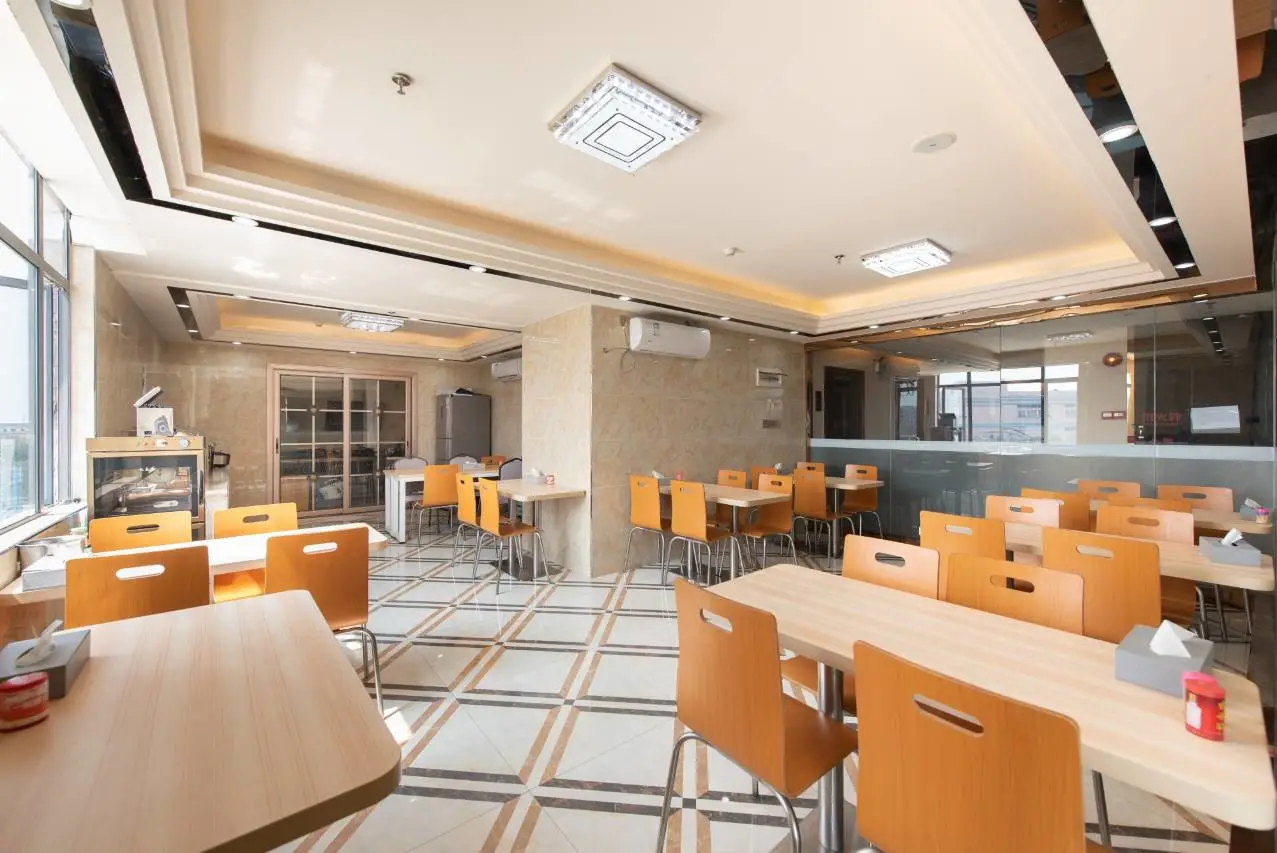 合意精品酒店(佛山火车站沙堤机场店) 4