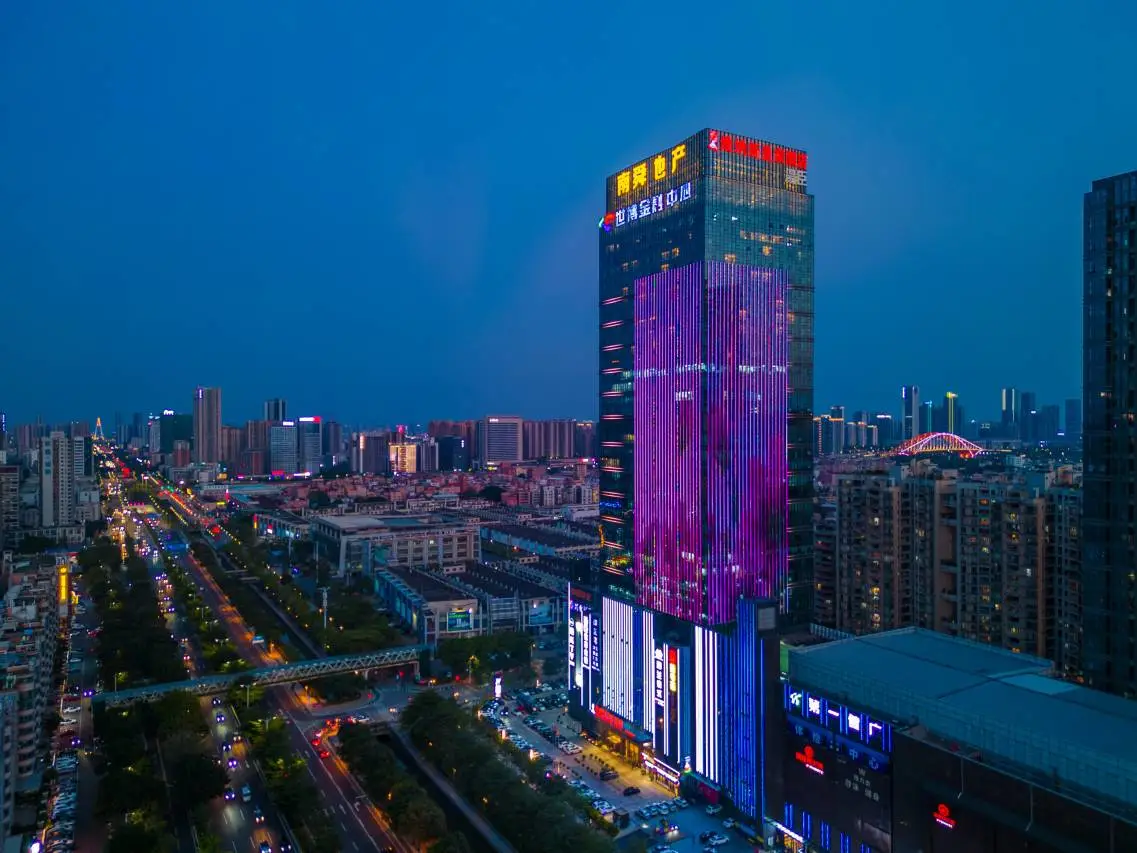 维纳斯皇家酒店(佛山魁奇路地铁站创意产业园店) 1