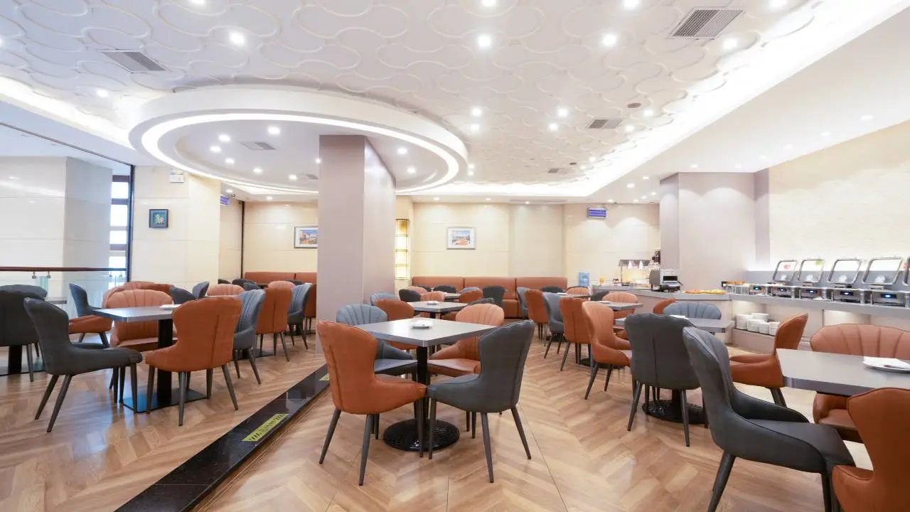 顺德君豪酒店(佛山容桂渔人码头店) 4