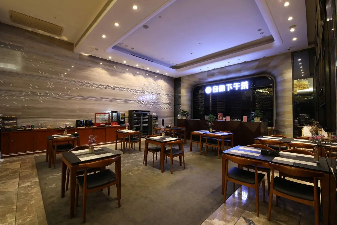 甜果魅力国际酒店(佛山西站沙提机场店) 4