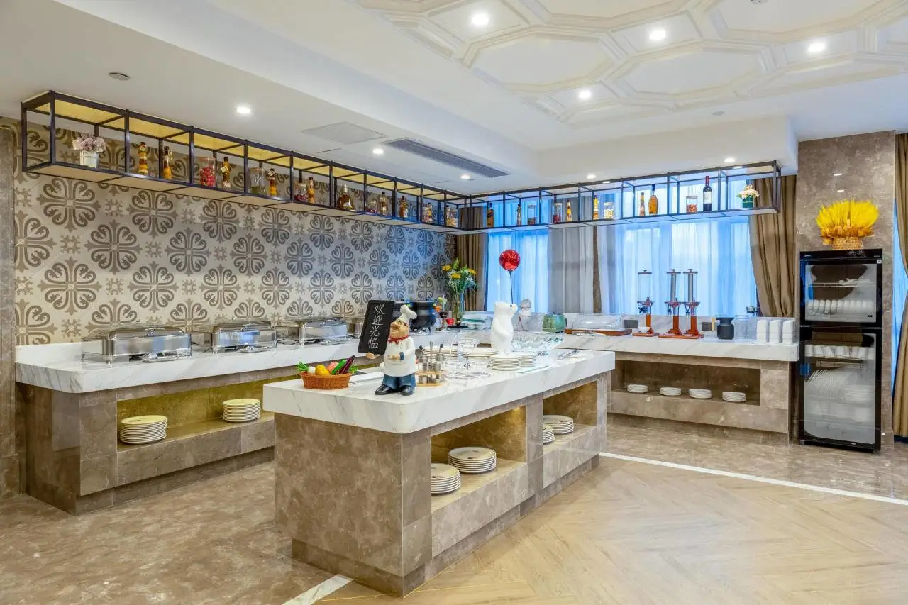 维也纳国际酒店(顺德欢乐海岸顺峰山公园店) 4