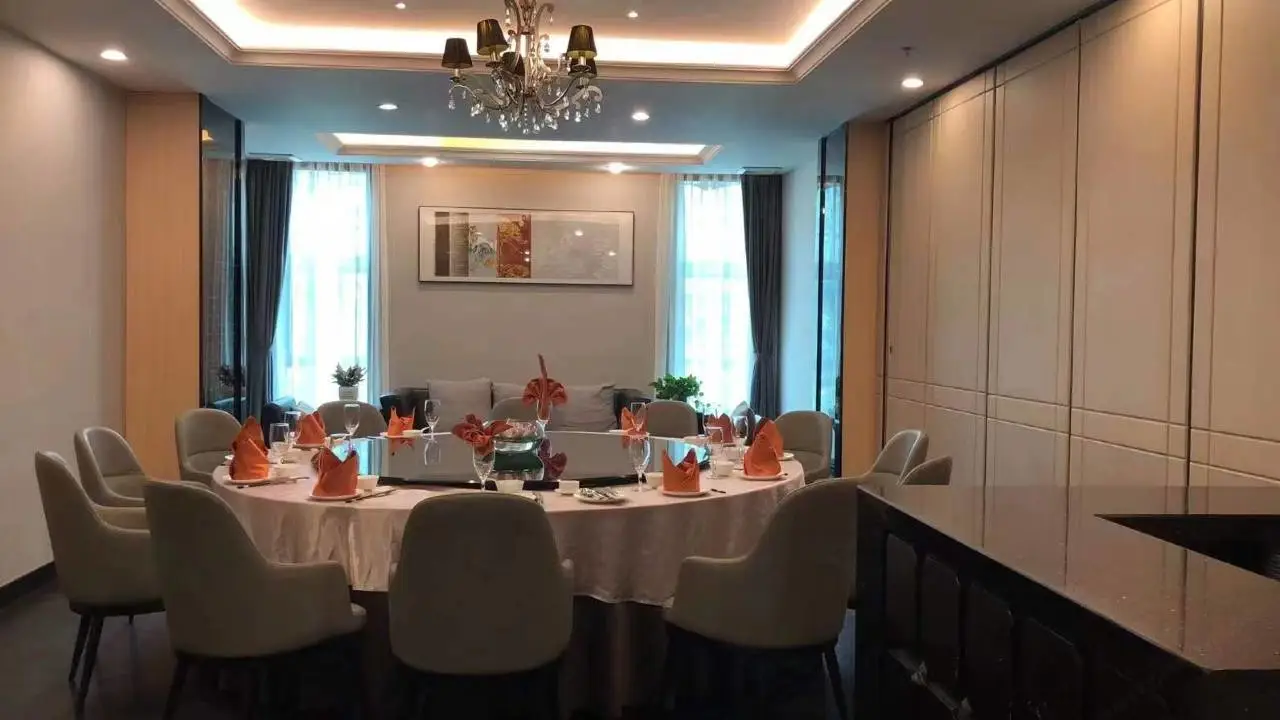 宜尚酒店(佛山滘口地铁站嘉洲广场店) 4