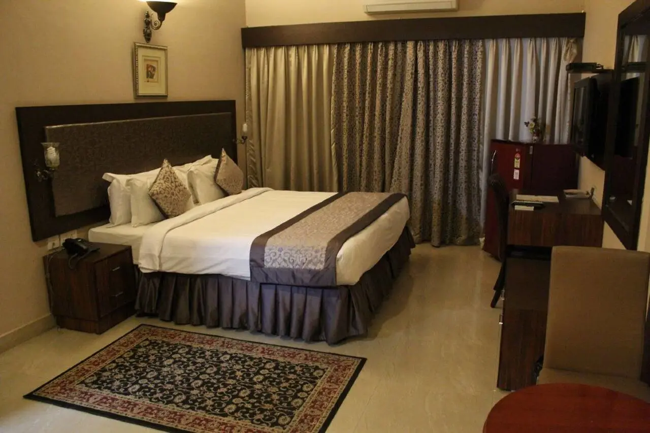Gis Select Banjara Hills 5
