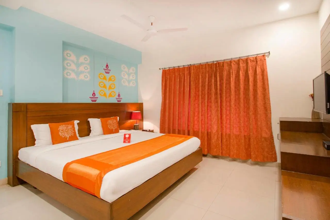 OYO 11400 Hotel Garden View Inn 1