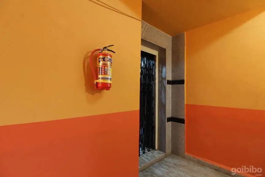 OYO 37420 shubham guest house 4