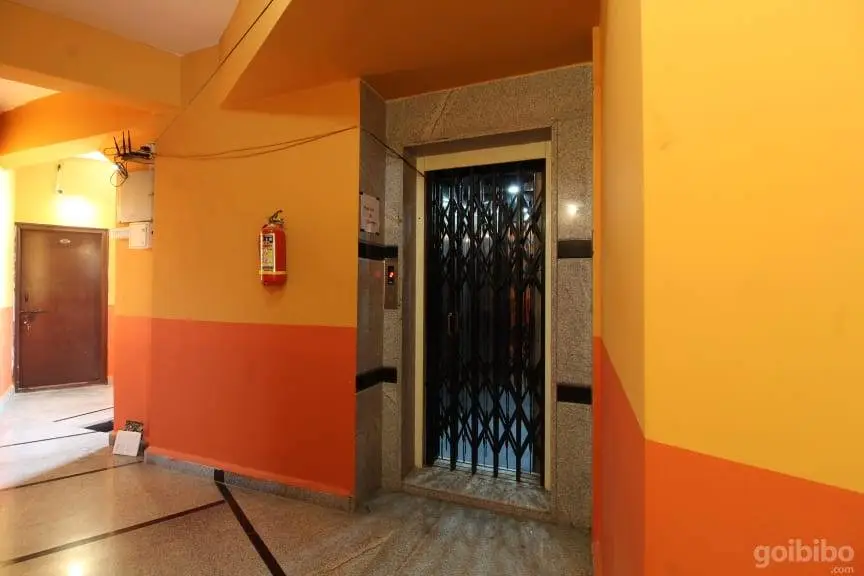 OYO 37420 shubham guest house 5
