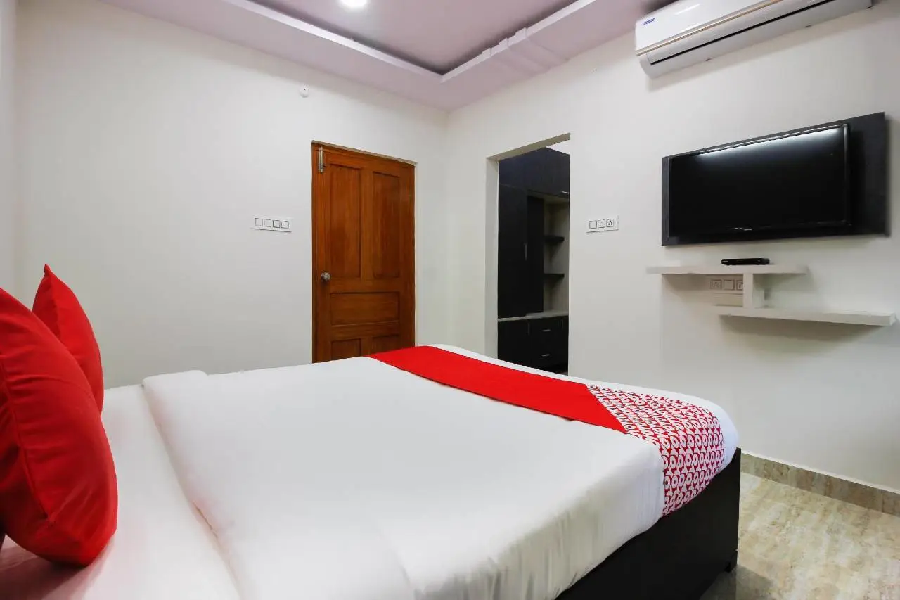 OYO 42887 Tenneti Towers 3