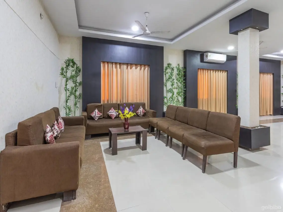 OYO 65201 Raghava Guest House 4