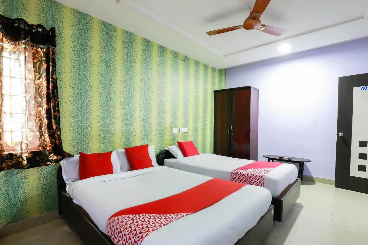 OYO 65201 Raghava Guest House 3