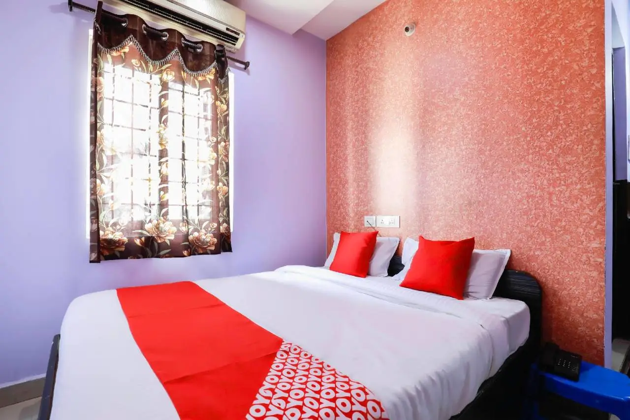 OYO 65201 Raghava Guest House 5