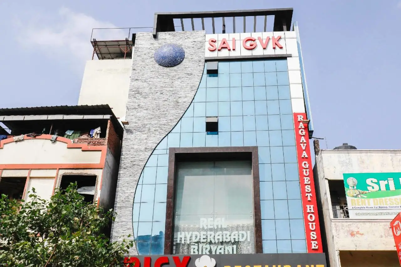 OYO 65201 Raghava Guest House 2