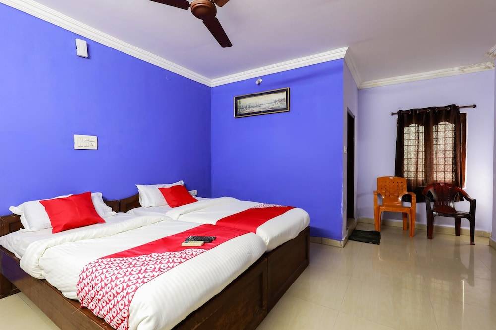 OYO 65280 New Raghava Guest House 1