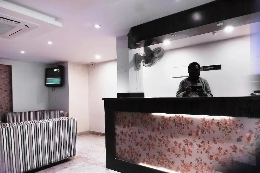 OYO 70742 Park Heights 2