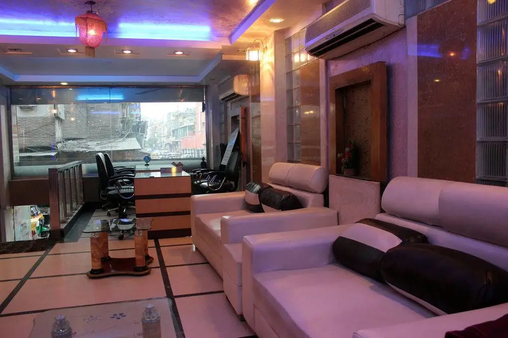 OYO Premium Paharganj 1