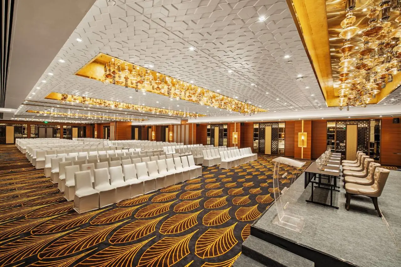 Radisson 5