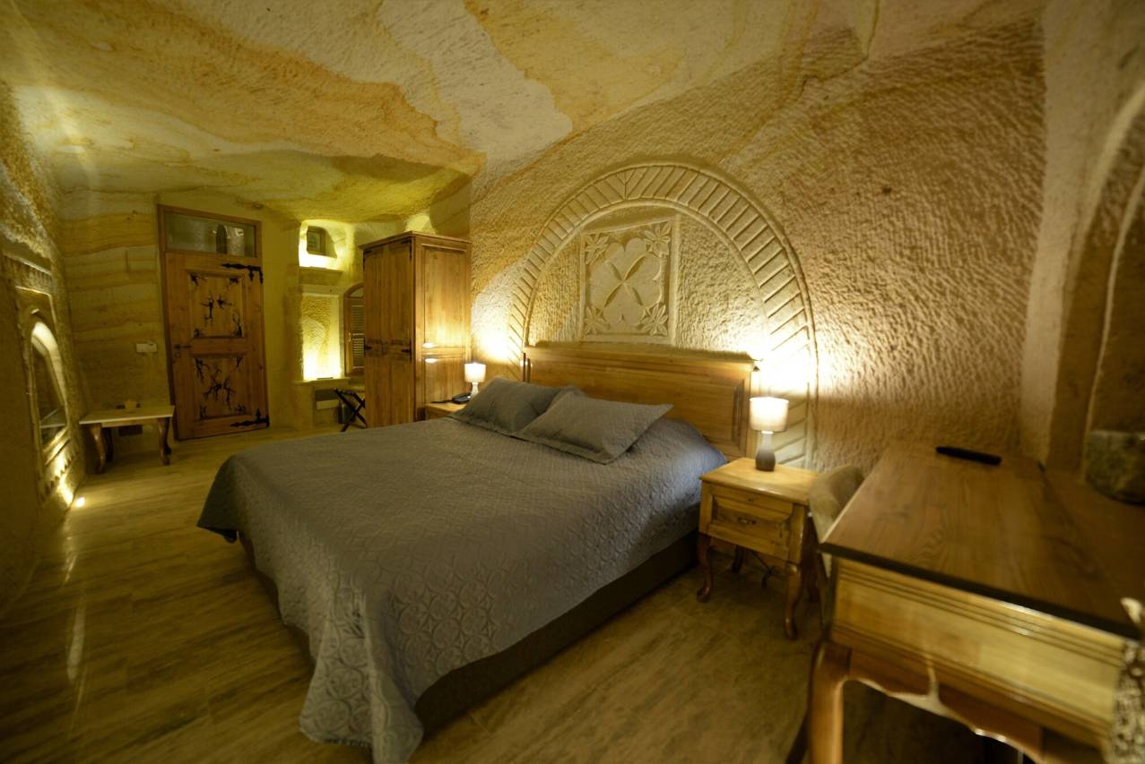 Crassus Cave Hotel 2