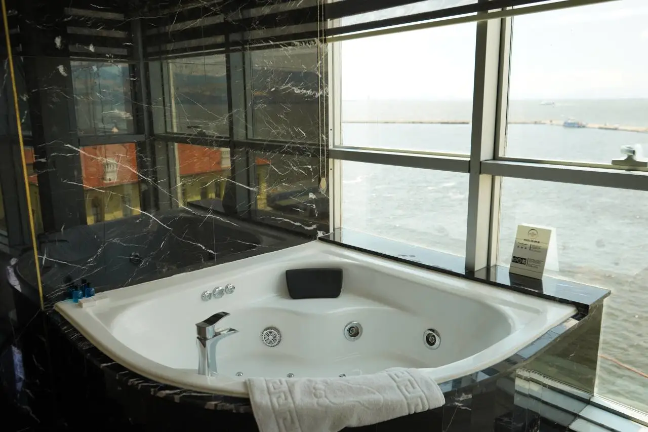 Pasaport Pier Hotel 3