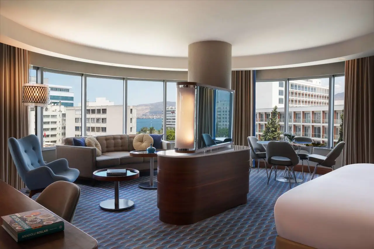 Renaissance Izmir Hotel 7