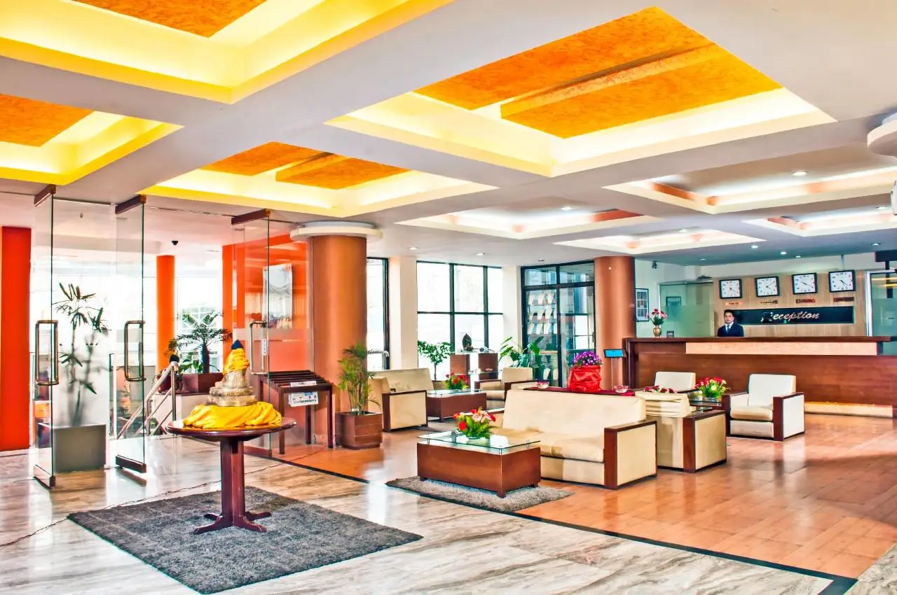 Airport Hotel 7