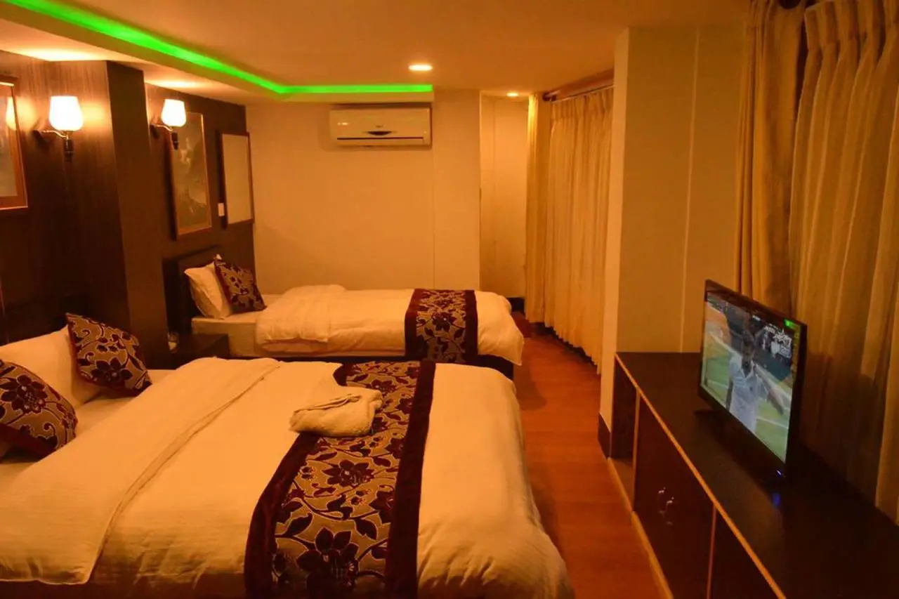 Hotel Holiday Inn 4