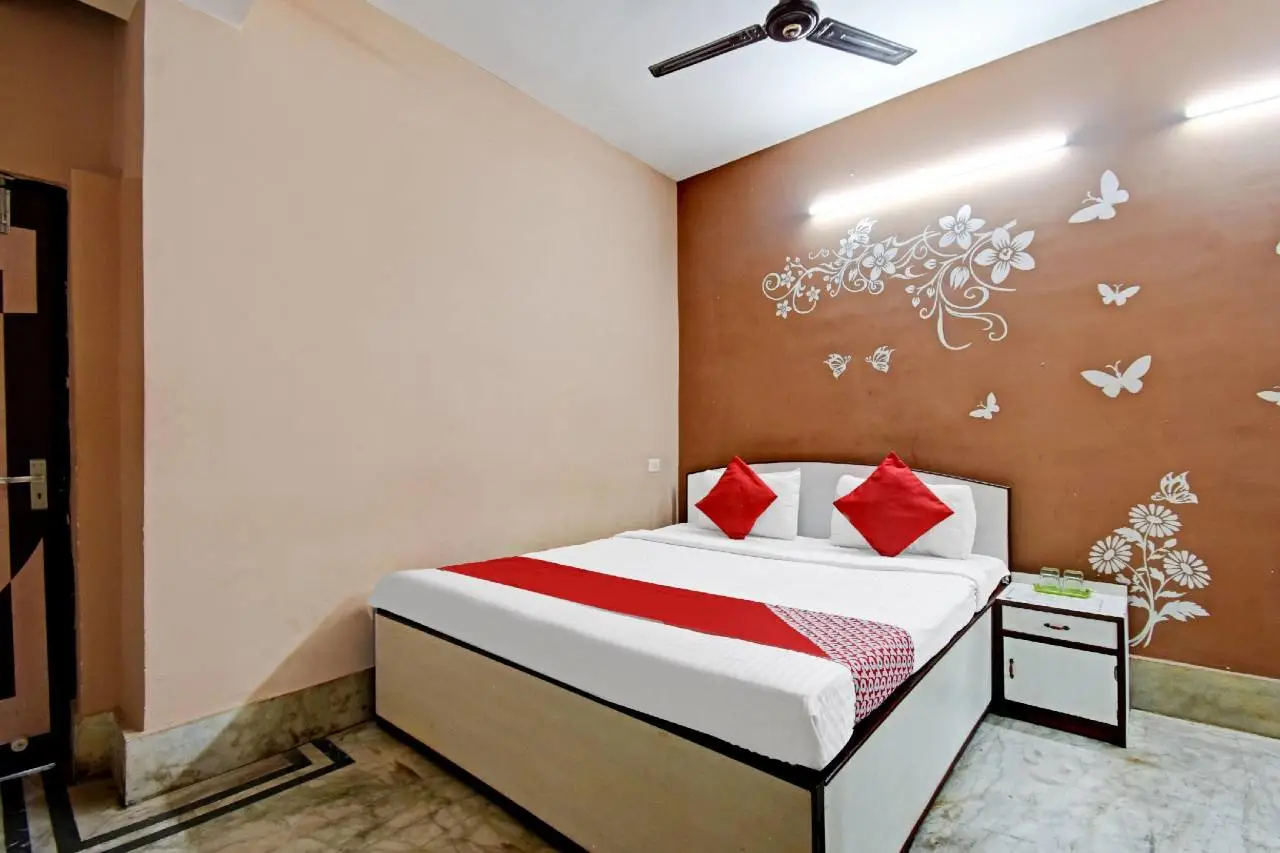 OYO 75819 Fantasy Stay Inn 4